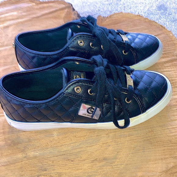 Women’s G by GUESS size 71/2 sneakers - Picture 9 of 14